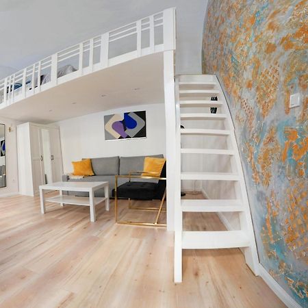 Goldart Design Apartment In The Heart Of Budapest Exterior foto